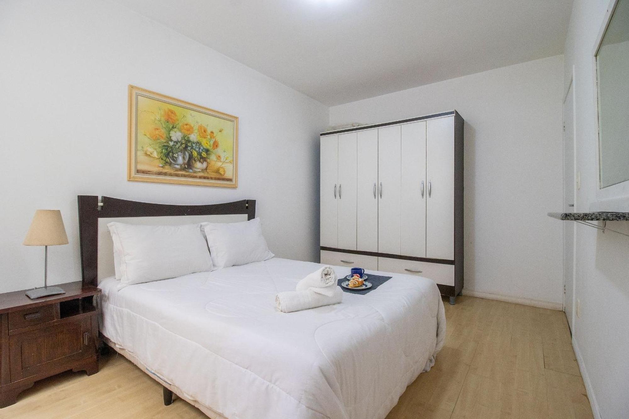 Apartamento Acc43b - 1 Dorm Climatizado, Quadra Mar, Garagem *